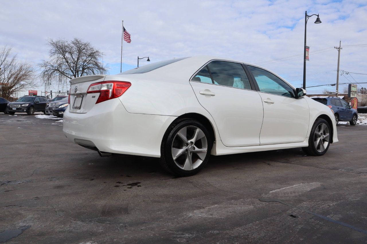 Toyota Camry SE 2012