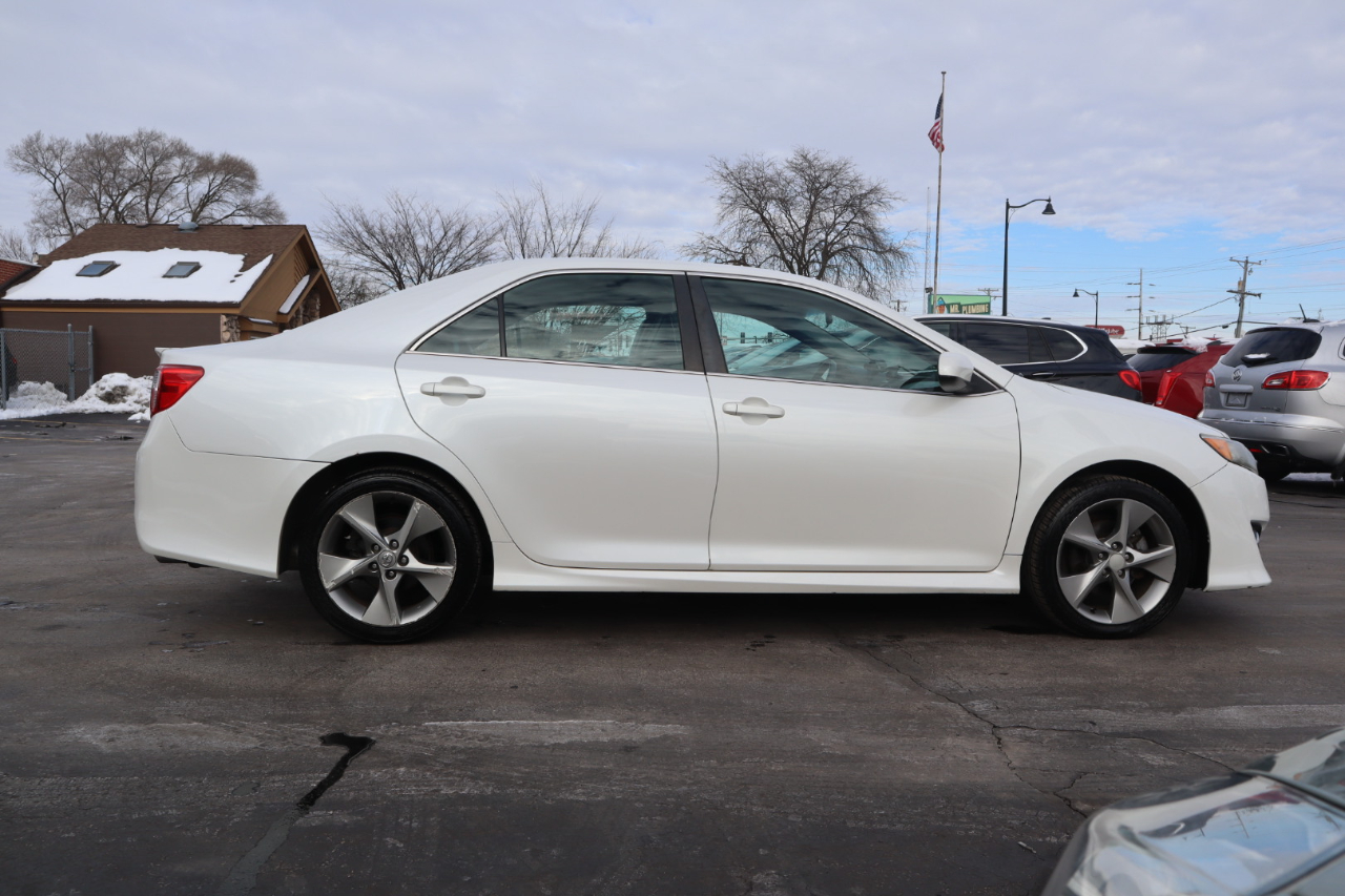 Toyota Camry SE 2012