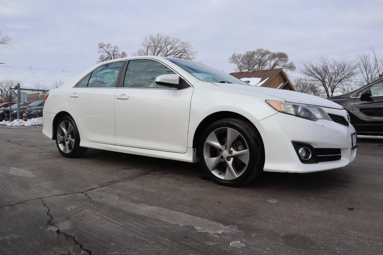 Toyota Camry SE 2012