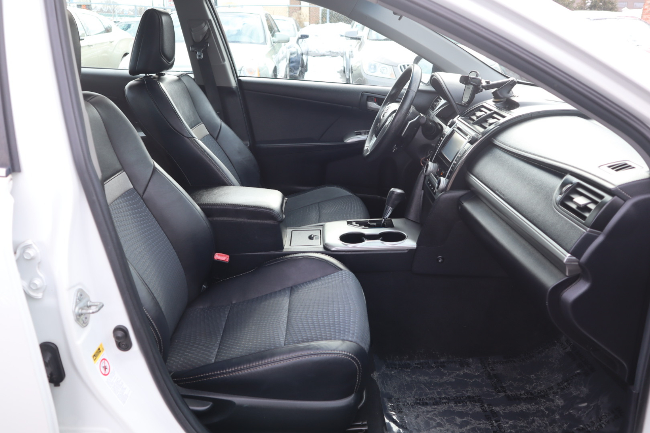 Toyota Camry SE 2012