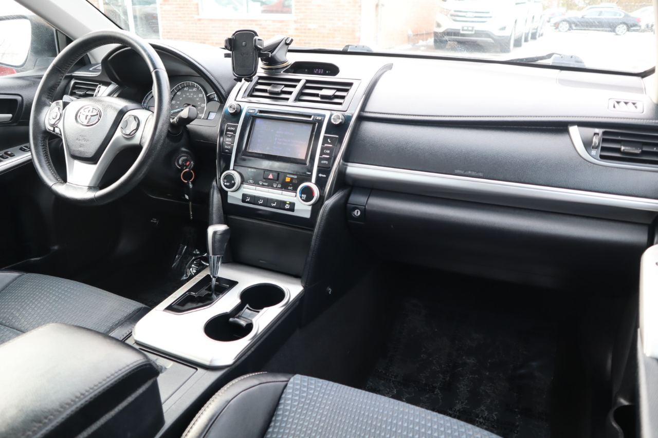 Toyota Camry SE 2012