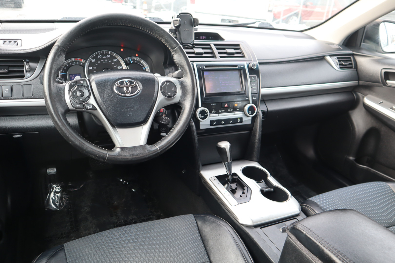 Toyota Camry SE 2012