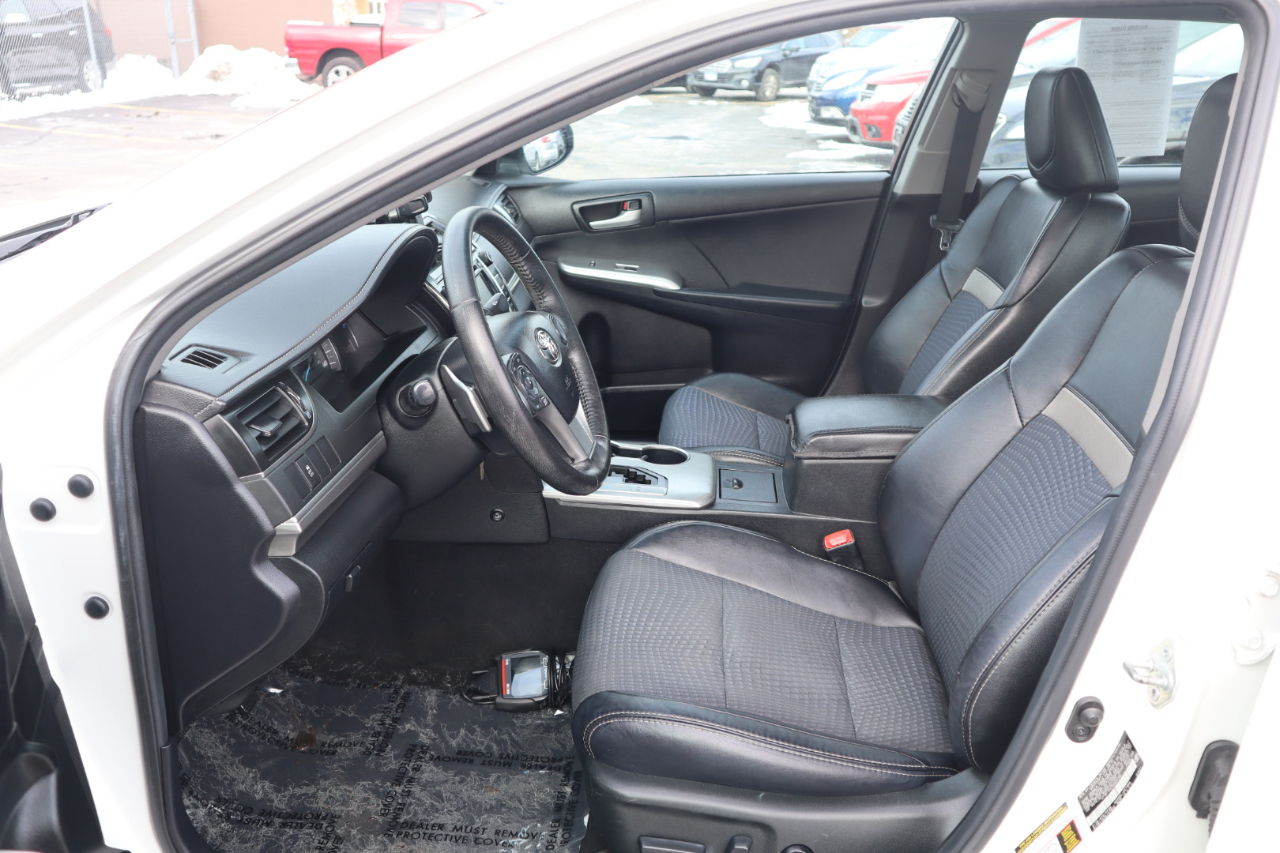 Toyota Camry SE 2012