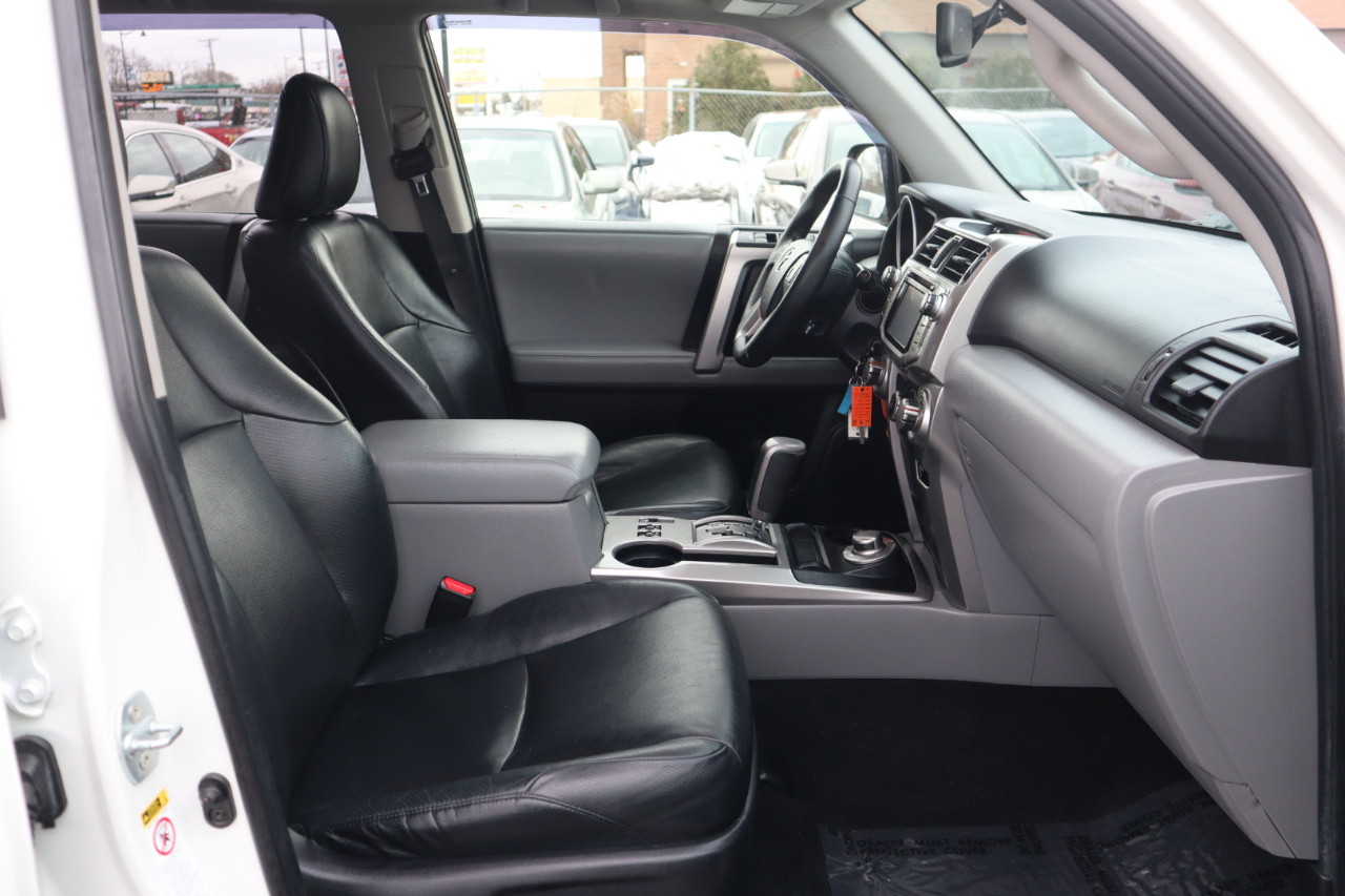 Toyota 4Runner SR5 4WD 2013