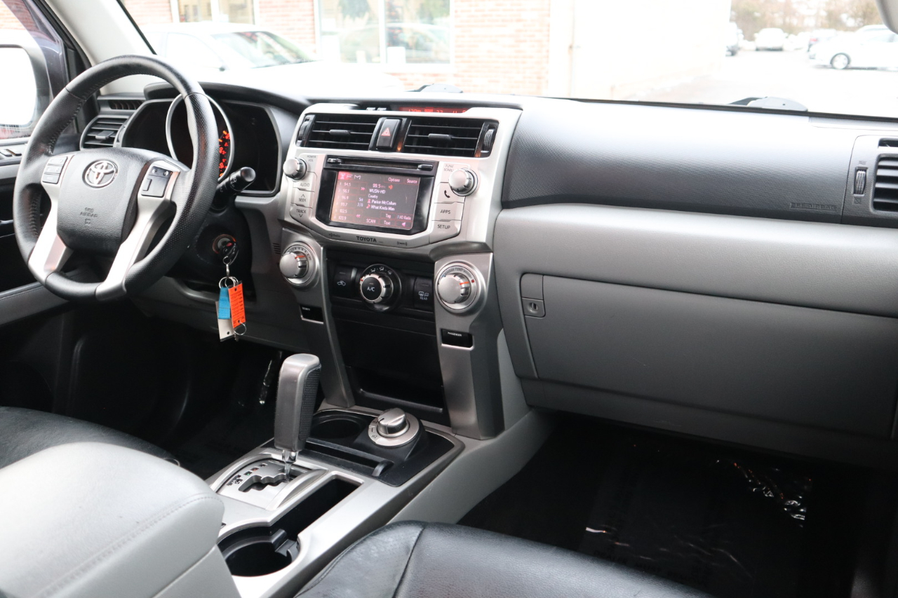 Toyota 4Runner SR5 4WD 2013