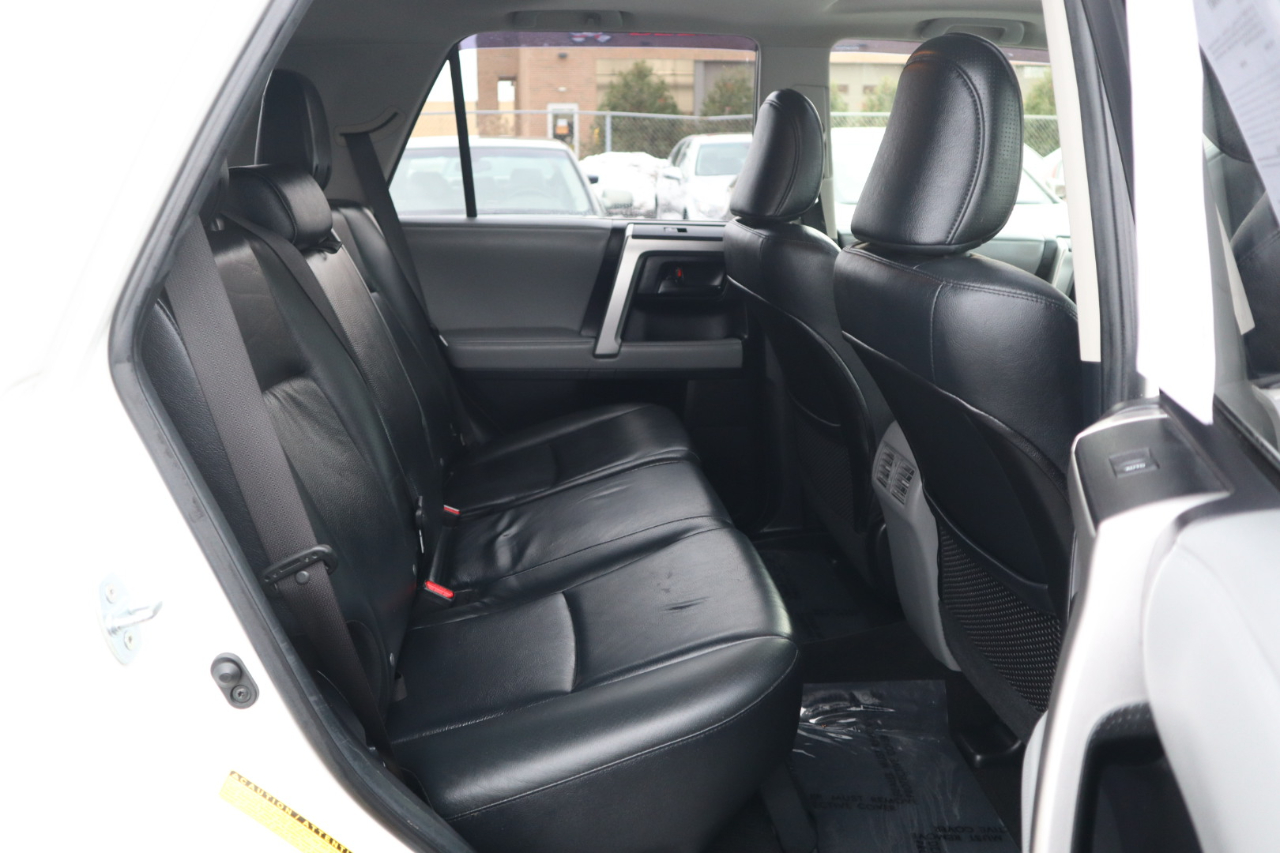 Toyota 4Runner SR5 4WD 2013