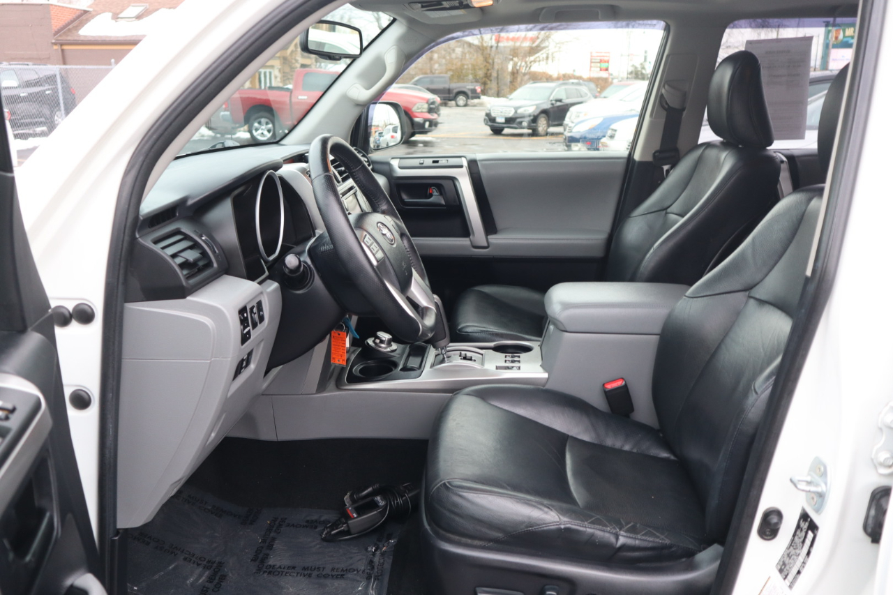 Toyota 4Runner SR5 4WD 2013