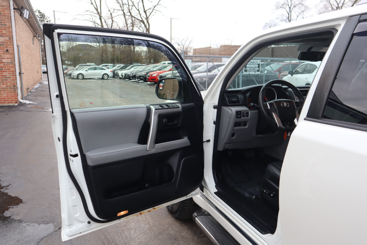 Toyota 4Runner SR5 4WD 2013