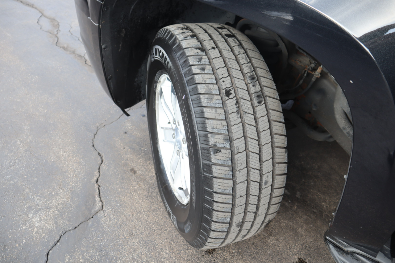 GMC Yukon SLT 4WD 2013