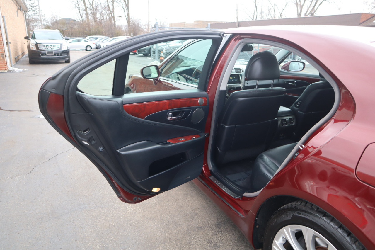 Lexus LS 460 Luxury Sedan 2008