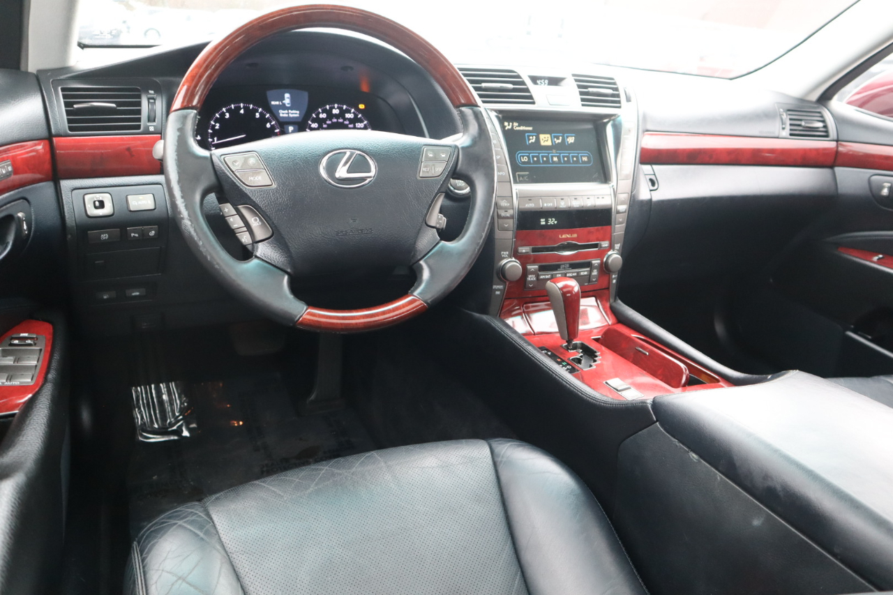 Lexus LS 460 Luxury Sedan 2008