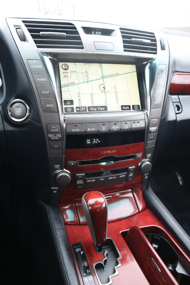 Lexus LS 460 Luxury Sedan 2008