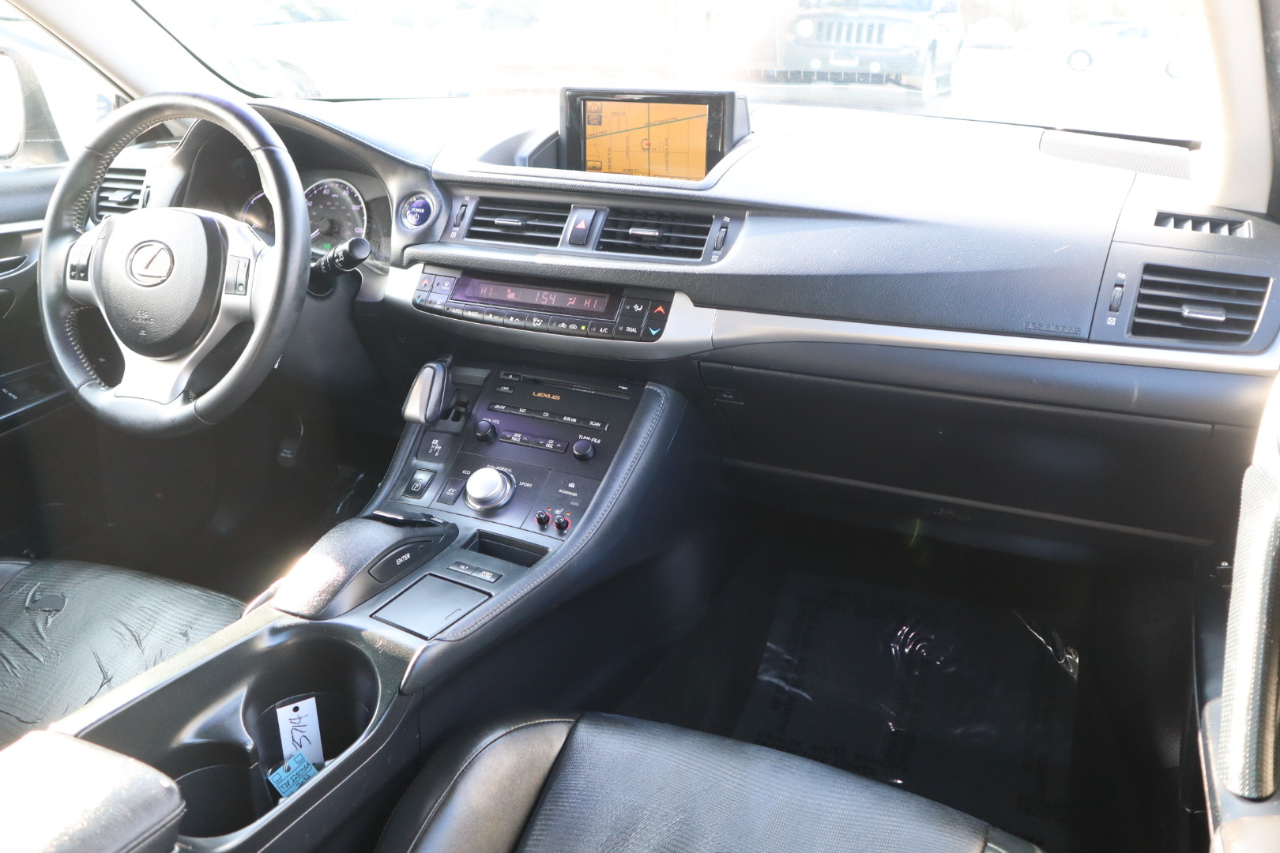 Lexus CT 200h F SPORT 2012