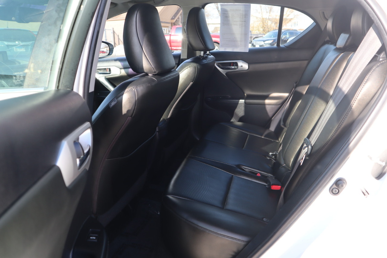 Lexus CT 200h F SPORT 2012