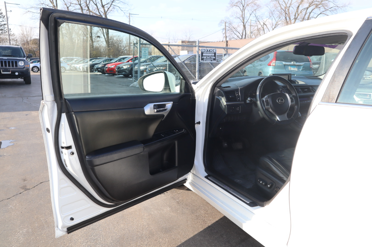 Lexus CT 200h F SPORT 2012