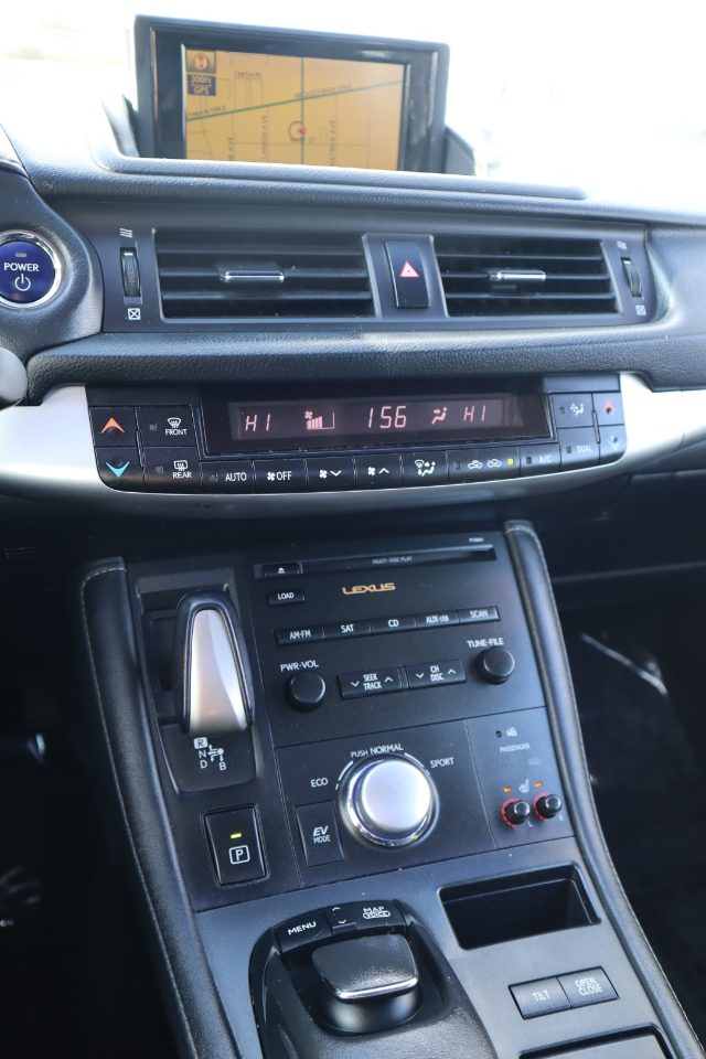 Lexus CT 200h F SPORT 2012