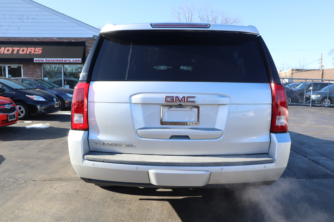 GMC Yukon XL SLT 1/2 Ton 4WD 2015