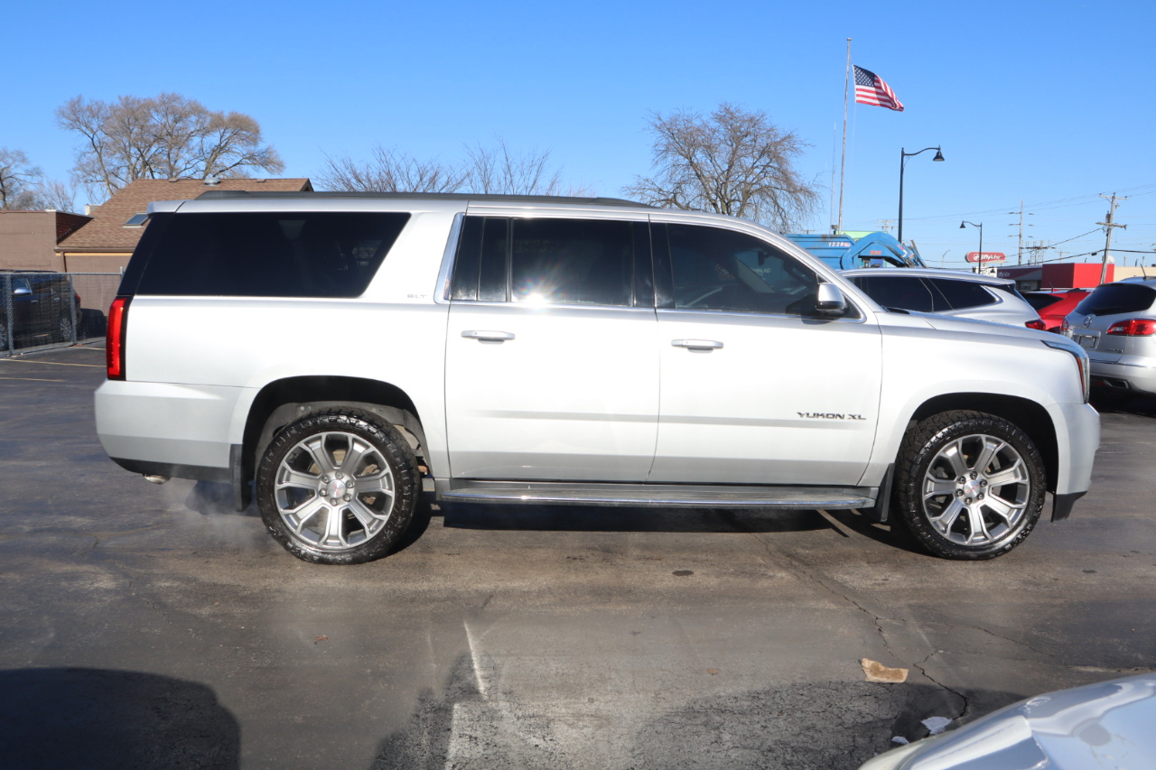 GMC Yukon XL SLT 1/2 Ton 4WD 2015
