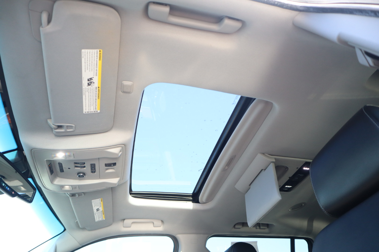 GMC Yukon XL SLT 1/2 Ton 4WD 2015