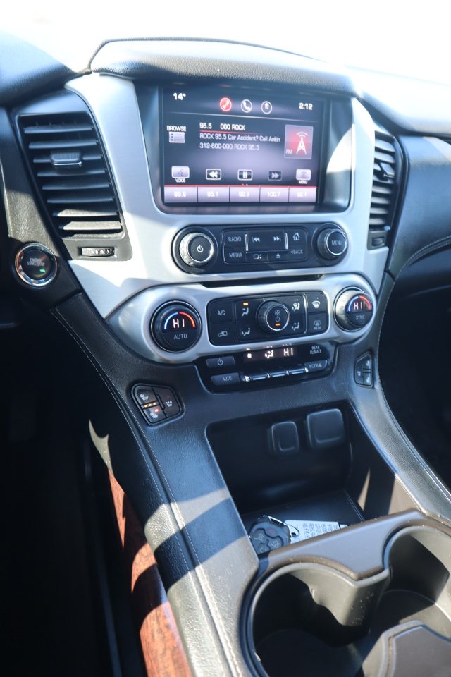 GMC Yukon XL SLT 1/2 Ton 4WD 2015