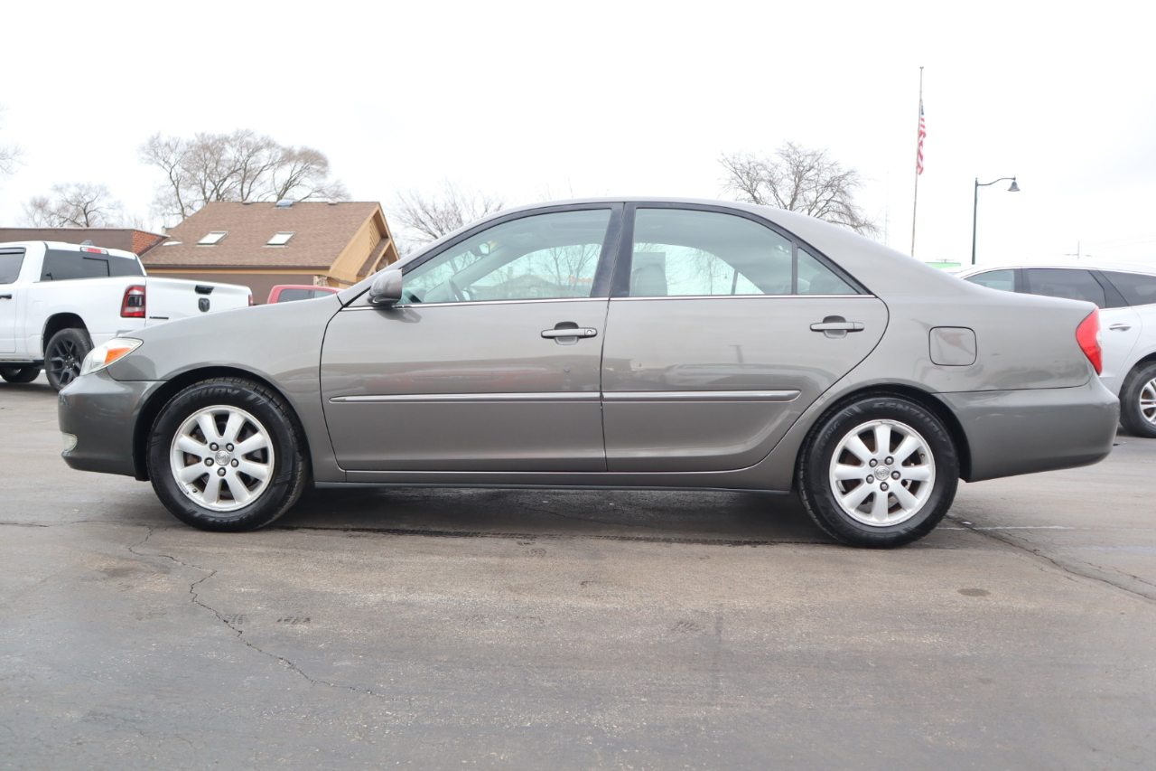 Toyota Camry XLE V6 2004