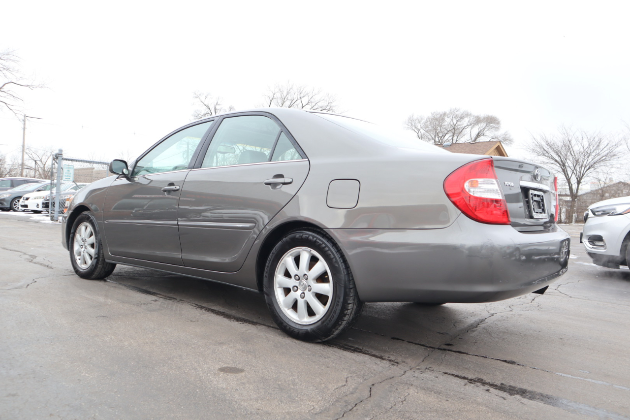 Toyota Camry XLE V6 2004