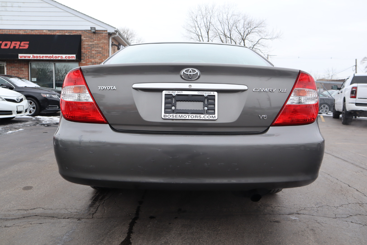 Toyota Camry XLE V6 2004