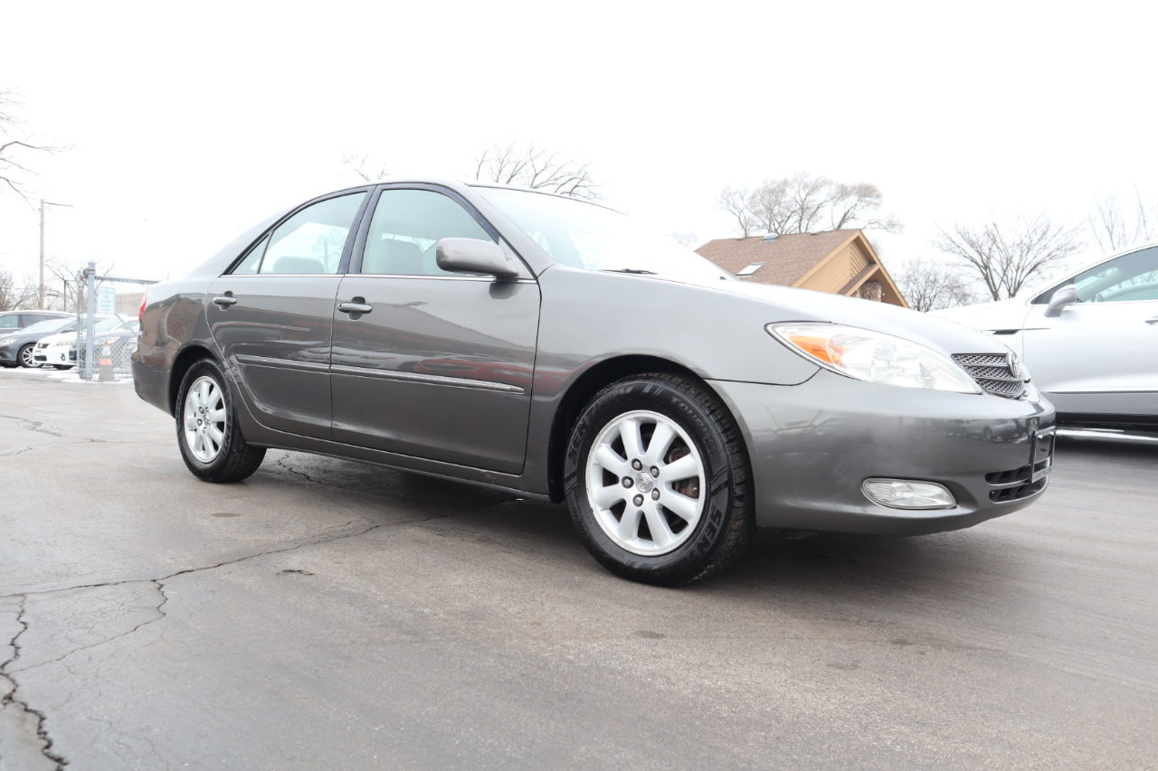 Toyota Camry XLE V6 2004