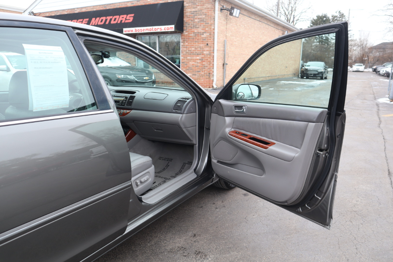 Toyota Camry XLE V6 2004