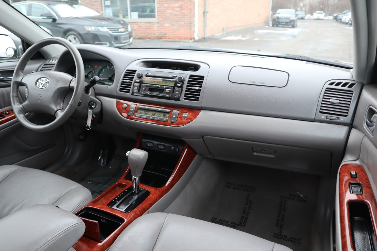 Toyota Camry XLE V6 2004