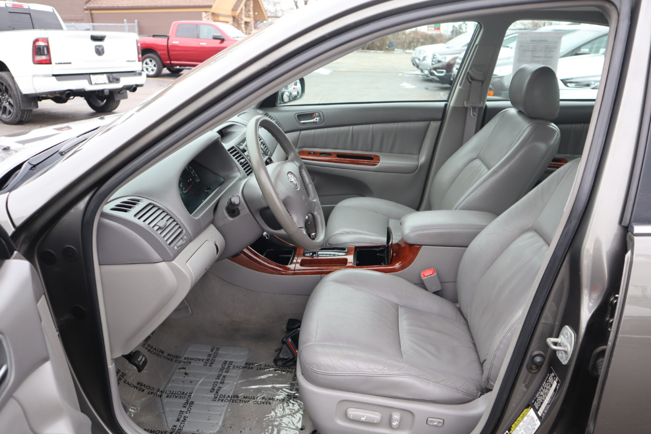 Toyota Camry XLE V6 2004