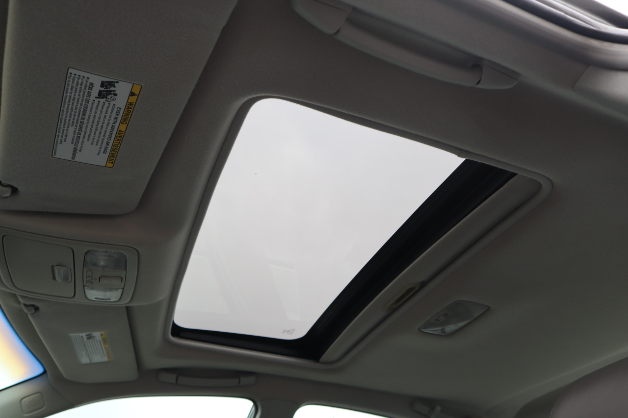 Toyota Camry XLE V6 2004