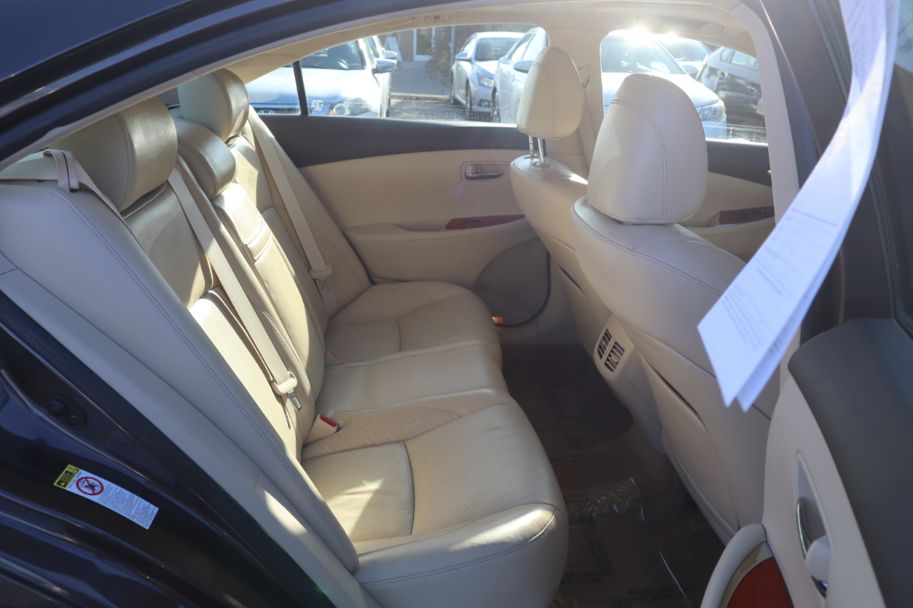 Lexus ES 350 Sedan 2012