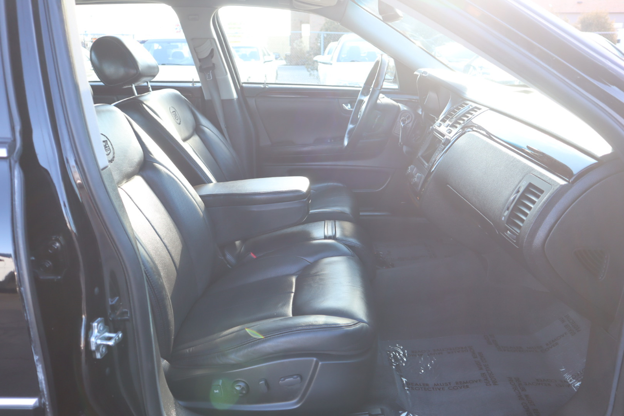 Cadillac DTS Premium w/ Navi 2010