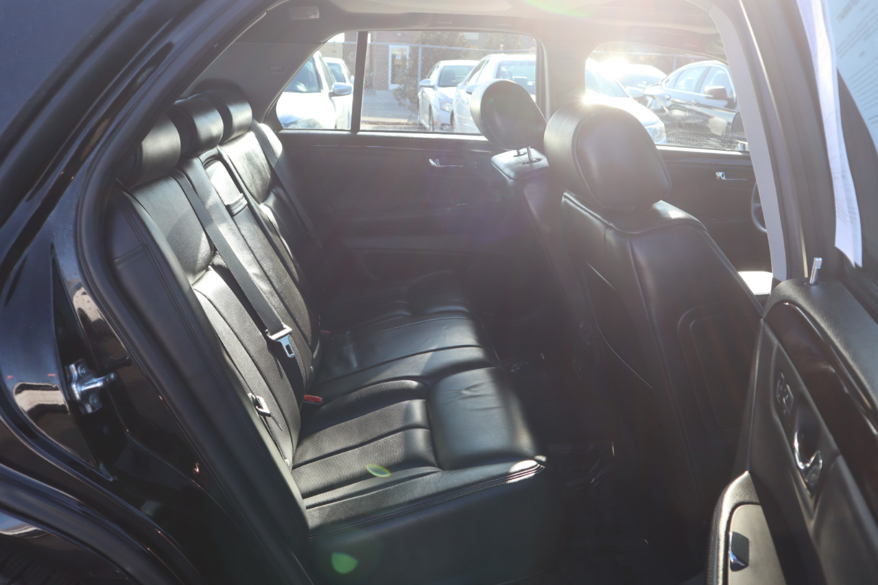 Cadillac DTS Premium w/ Navi 2010