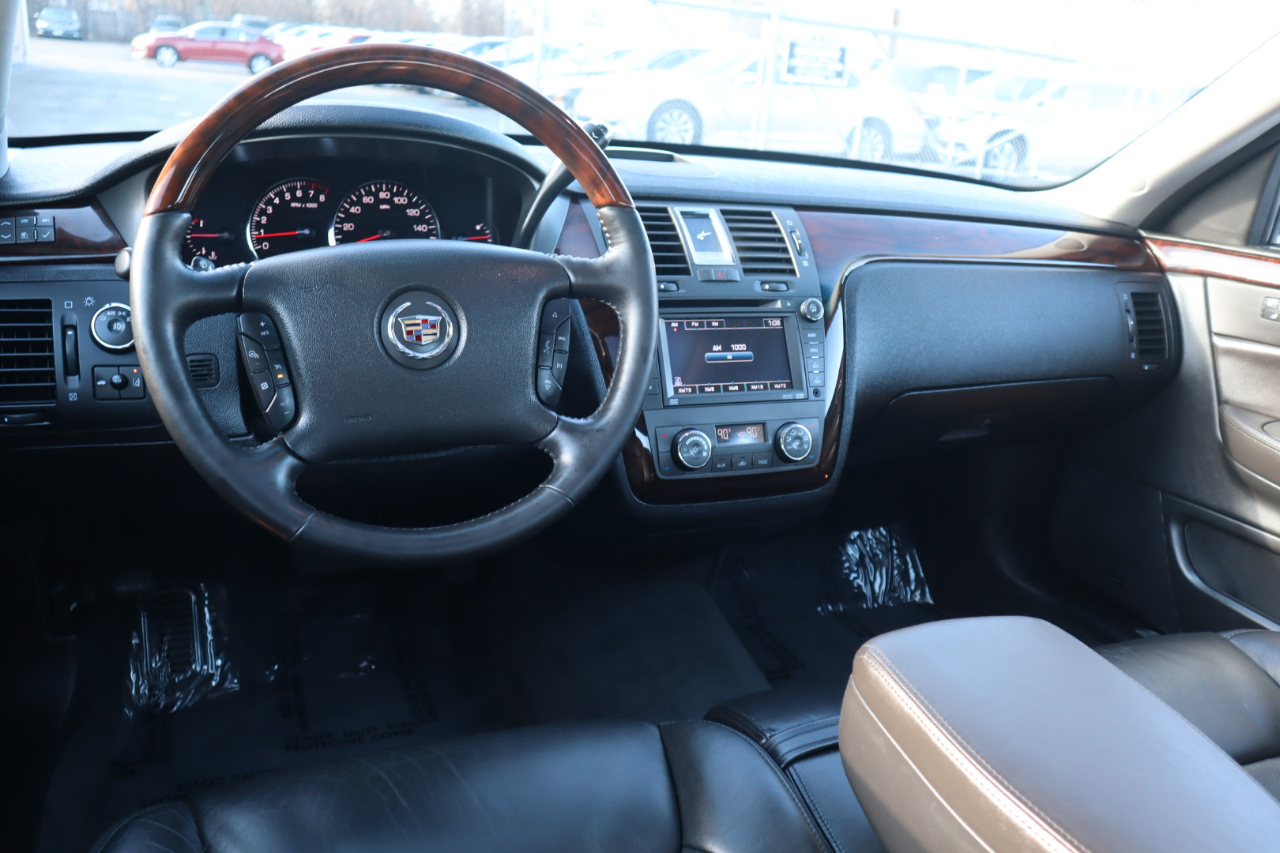 Cadillac DTS Premium w/ Navi 2010