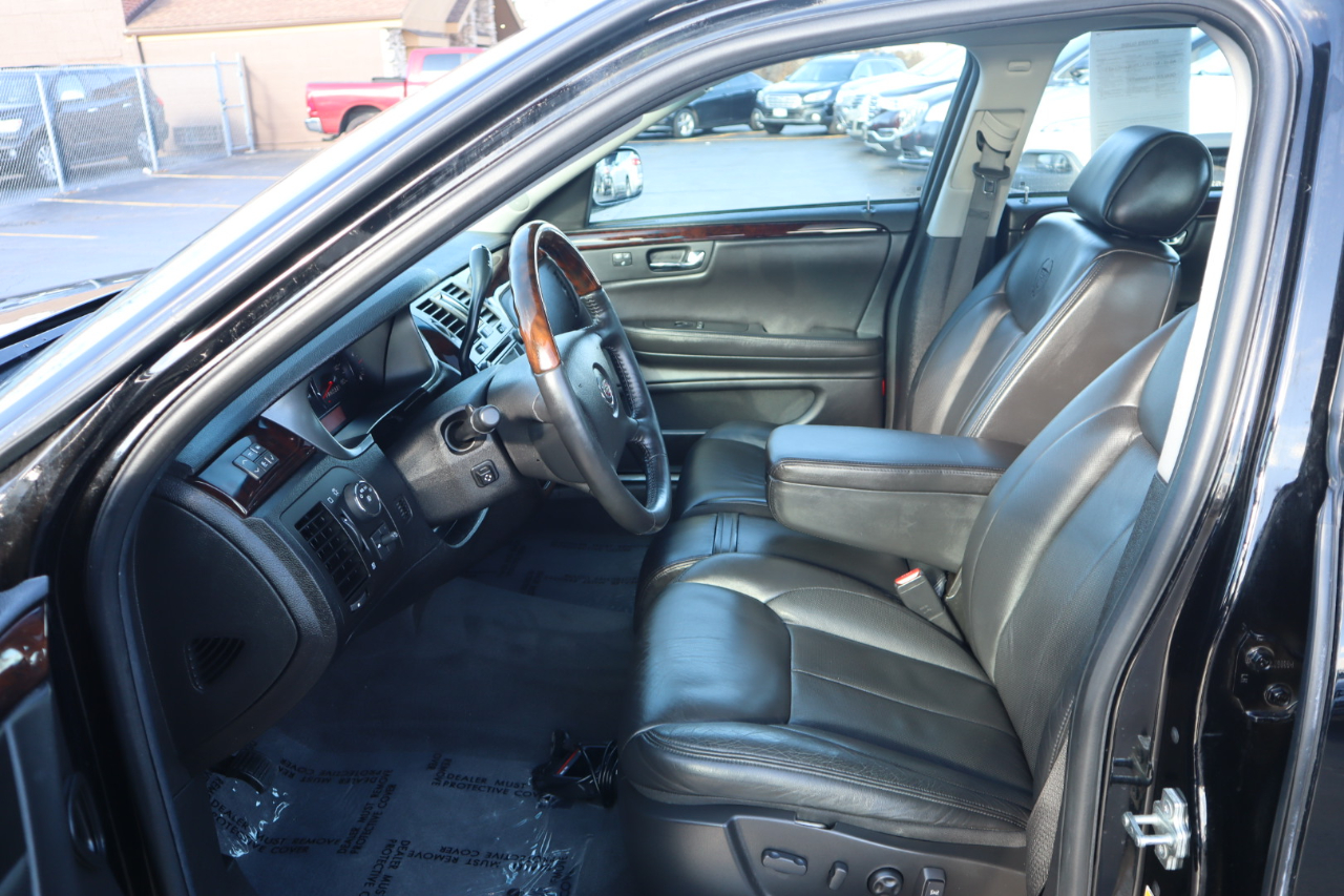 Cadillac DTS Premium w/ Navi 2010