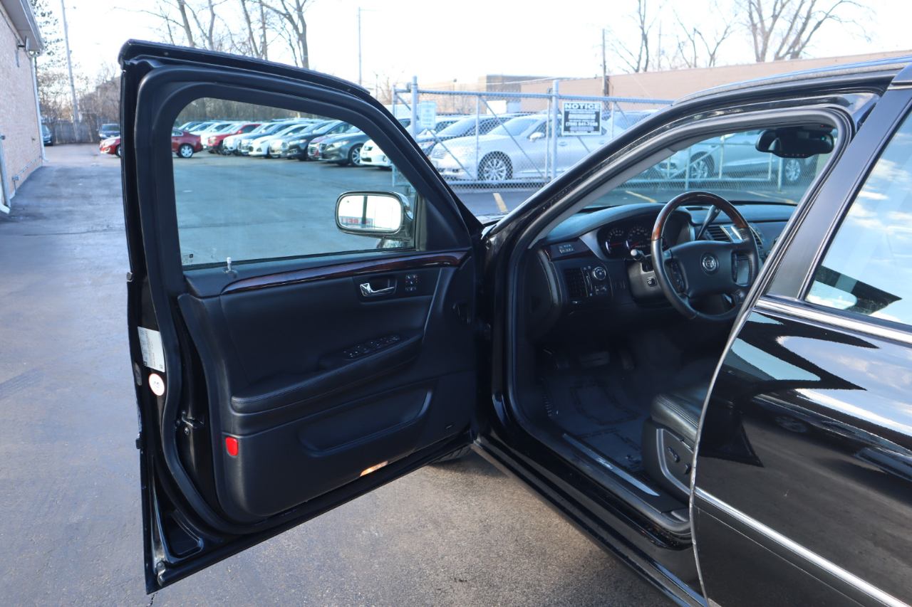 Cadillac DTS Premium w/ Navi 2010