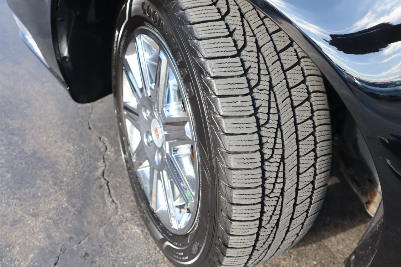 Cadillac DTS Premium w/ Navi 2010