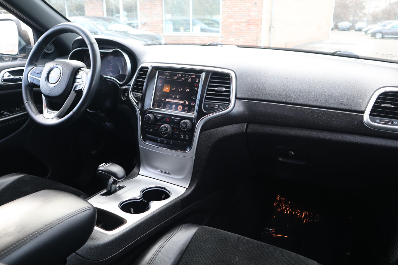 Jeep Grand Cherokee Laredo 4WD 2015