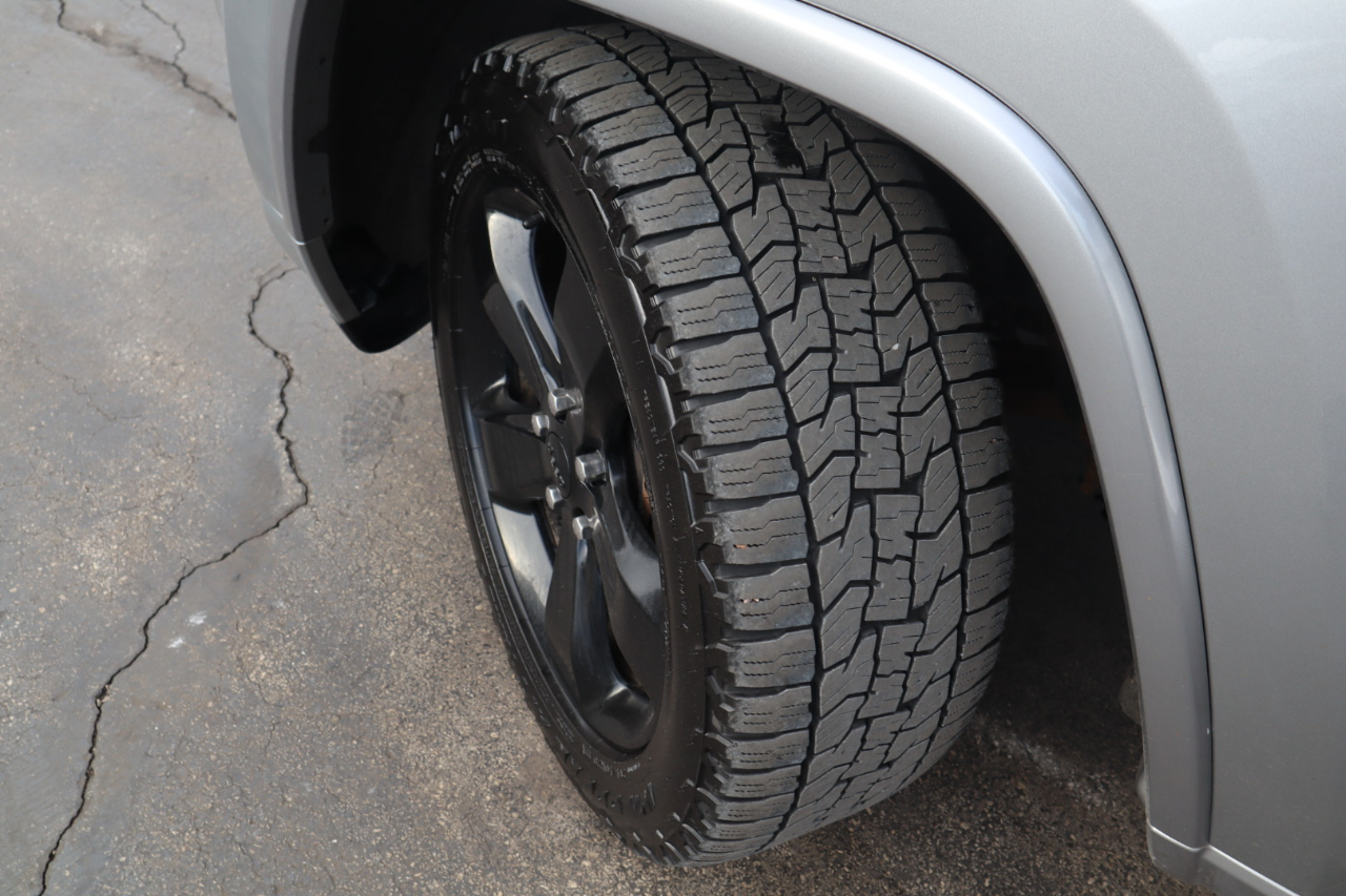 Jeep Grand Cherokee Laredo 4WD 2015