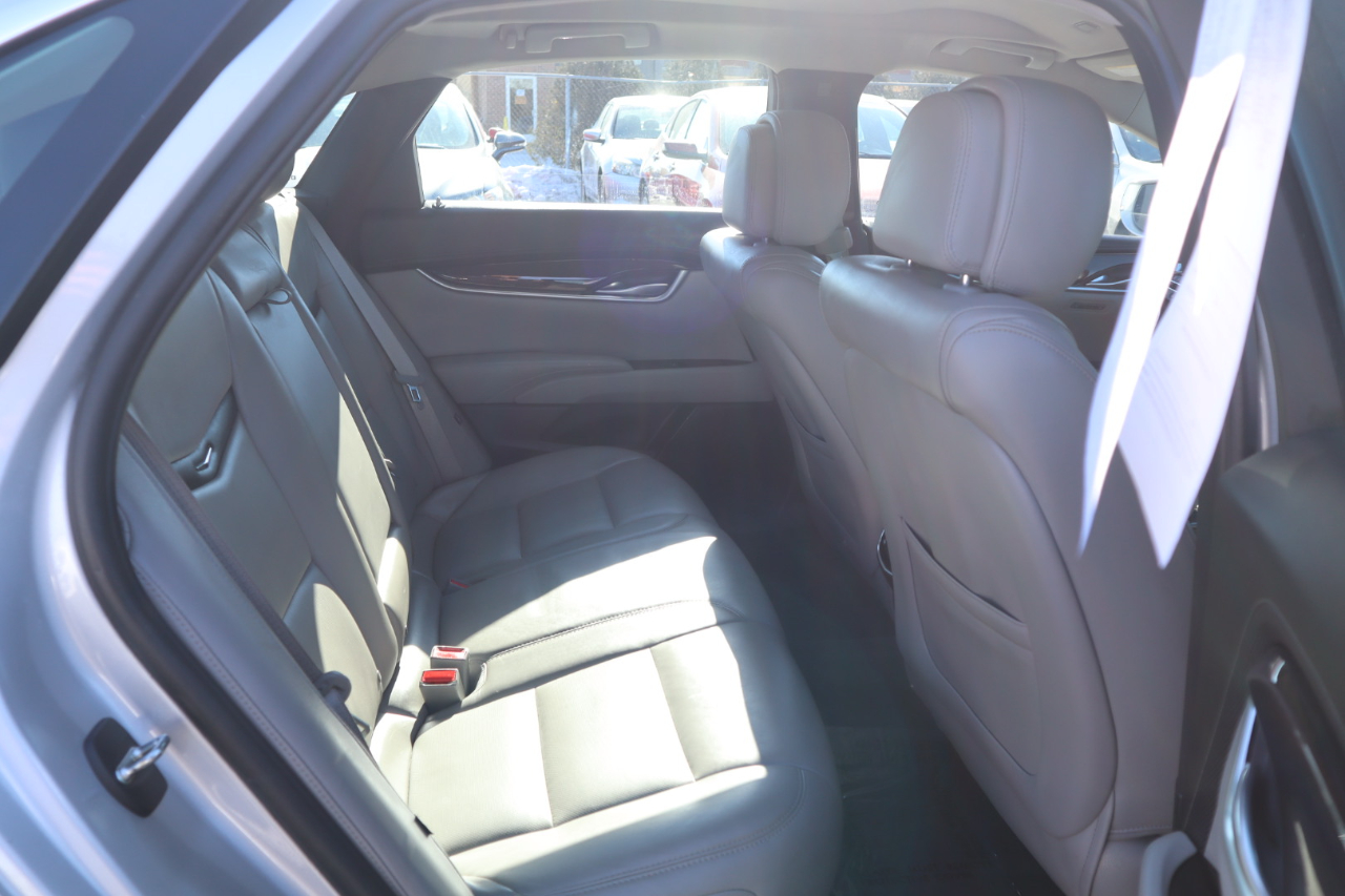 Cadillac XTS Luxury 2013