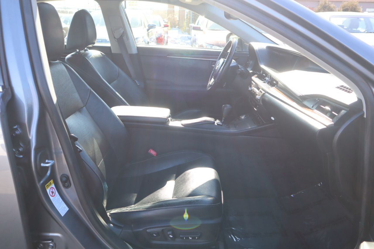 Lexus ES 350 Sedan 2015