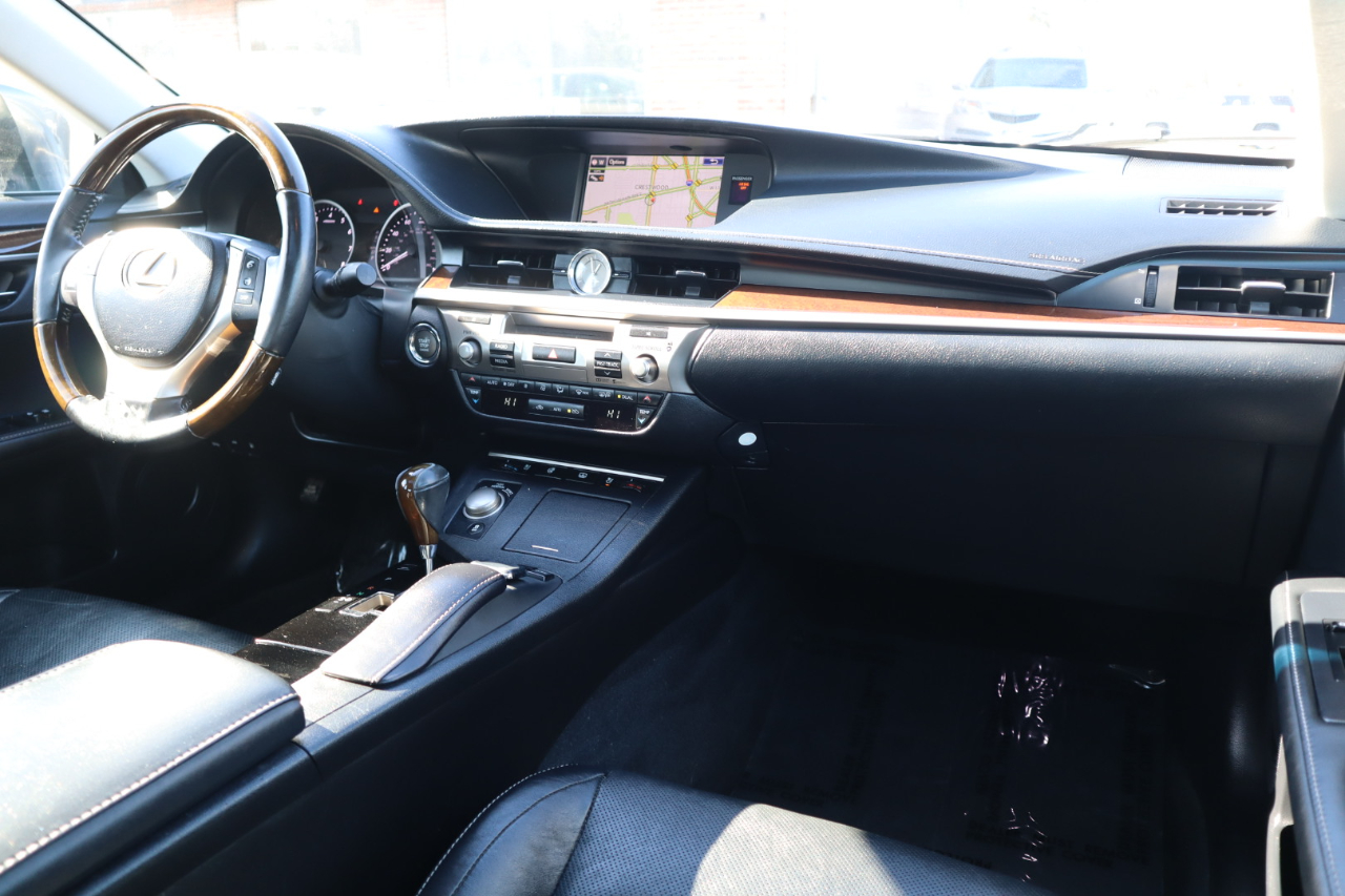 Lexus ES 350 Sedan 2015