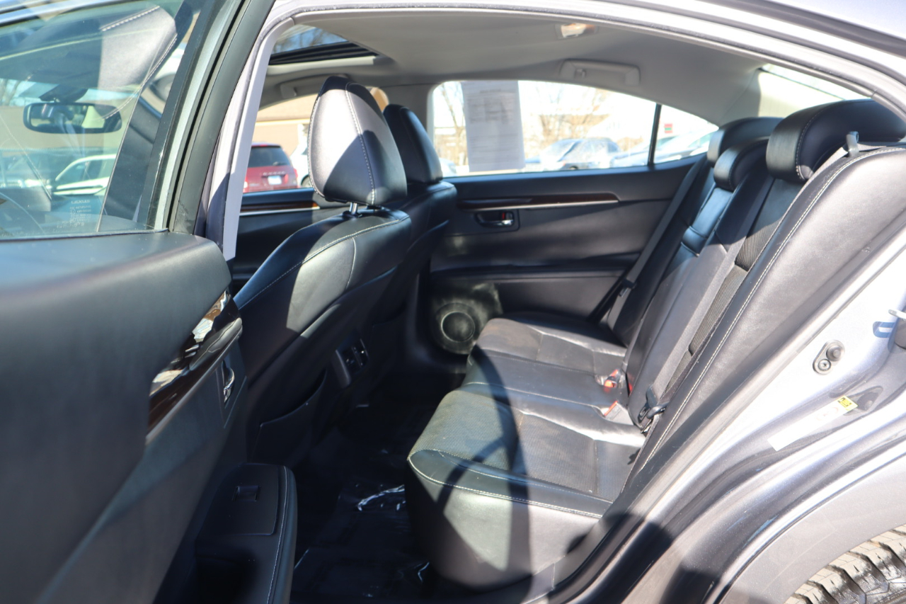 Lexus ES 350 Sedan 2015