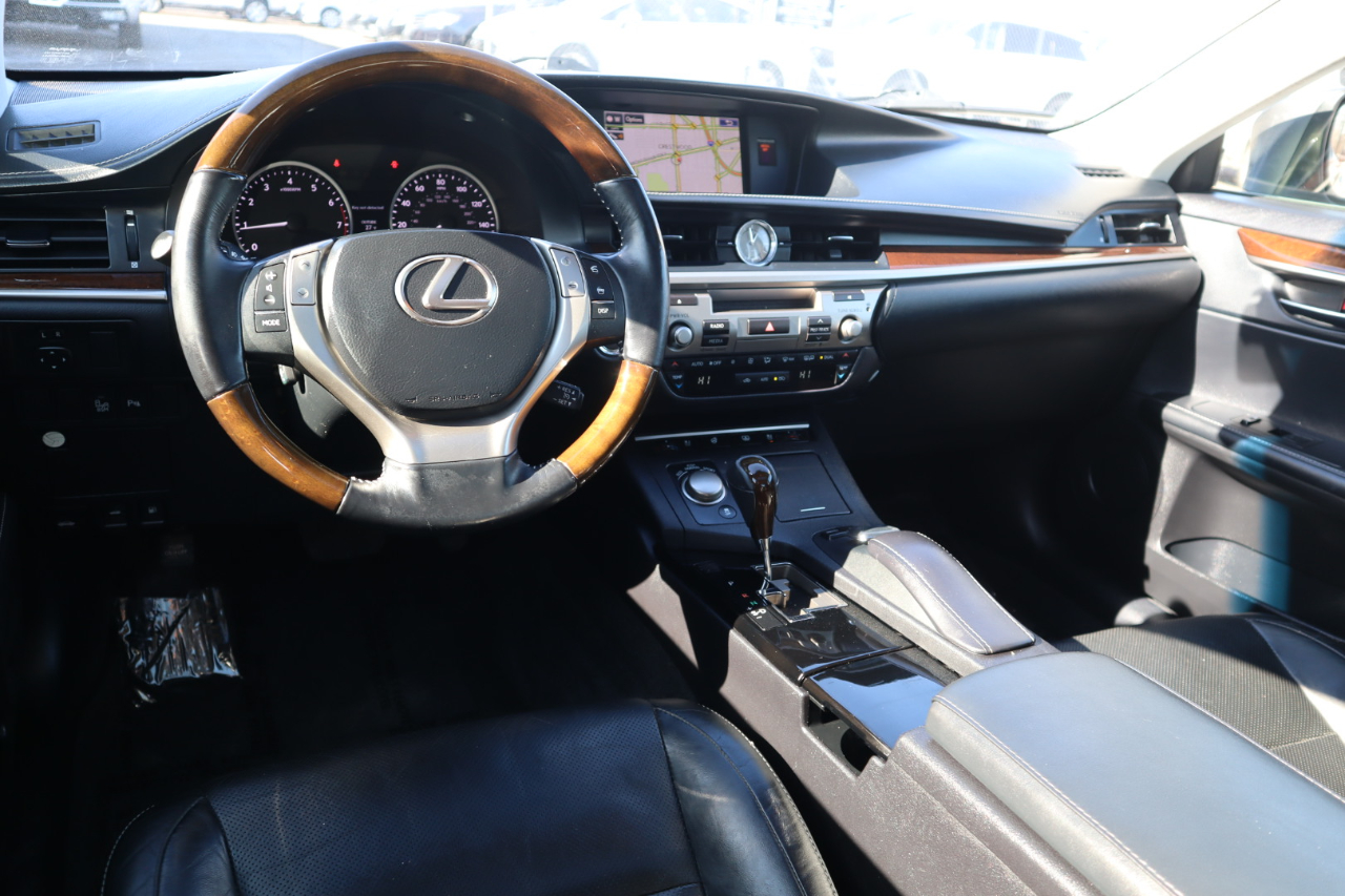 Lexus ES 350 Sedan 2015