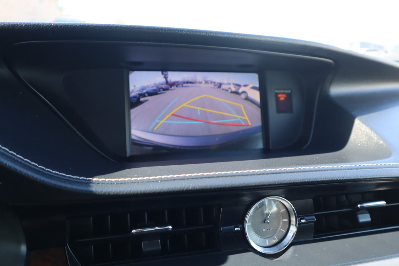 Lexus ES 350 Sedan 2015