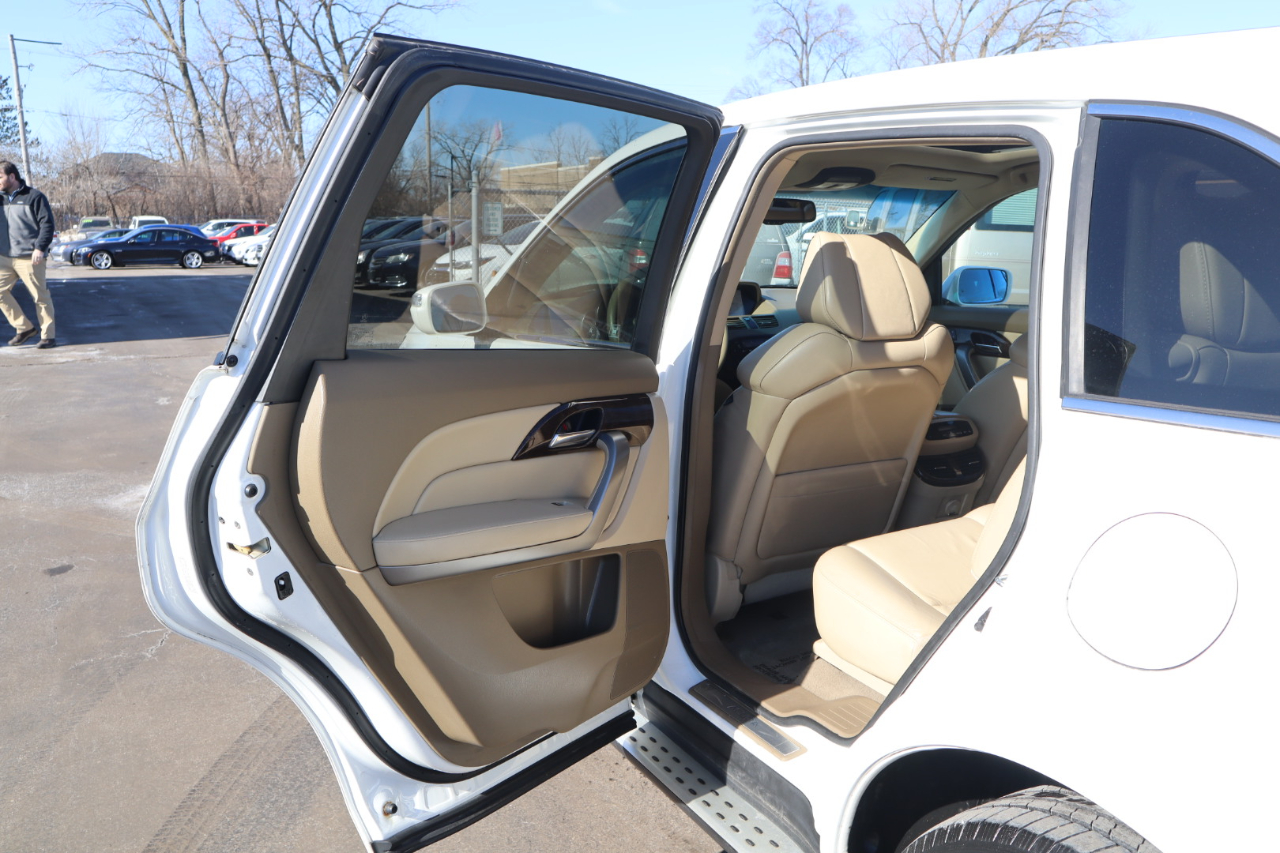 Acura MDX 6-Spd AT w/Tech Package 2011