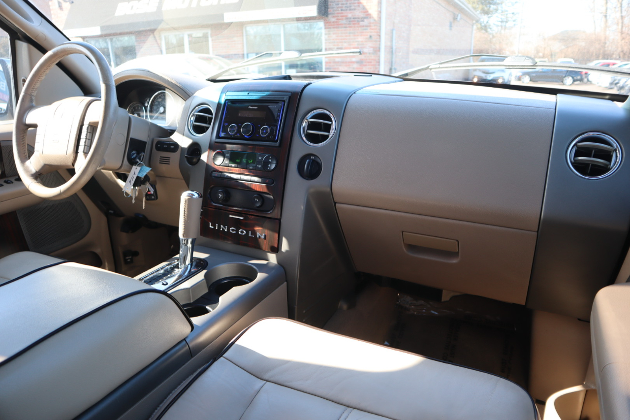 Lincoln Mark LT 2WD 2006