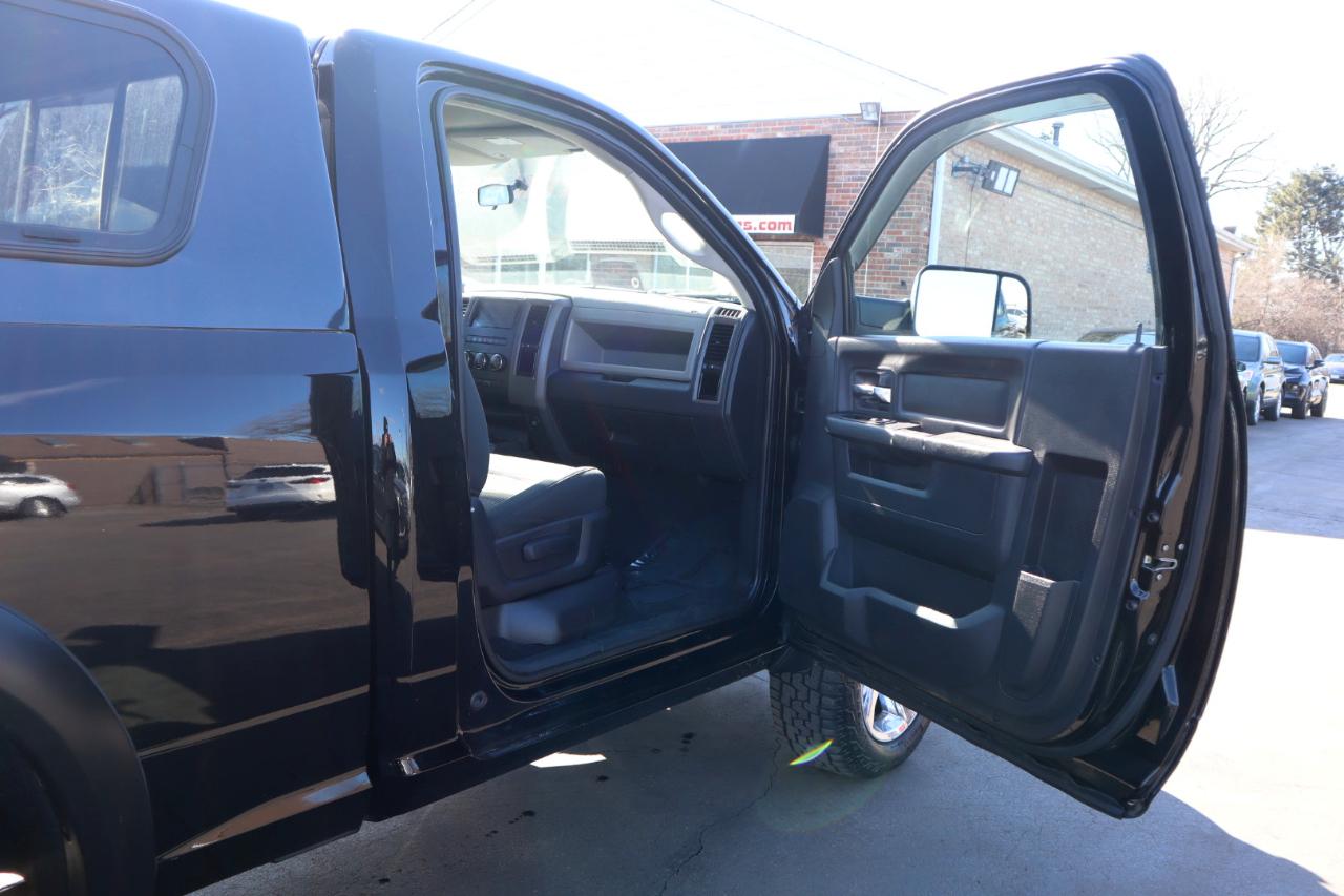 RAM 1500 ST SWB 4WD 2012